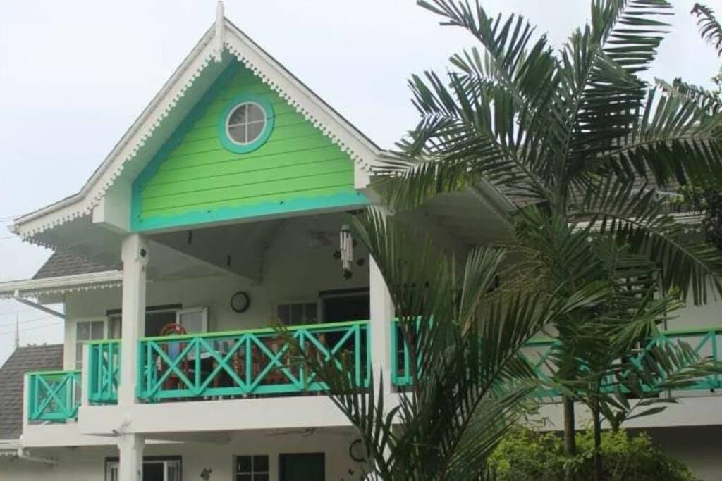 Reefside Villa Краун Пойнт Екстериор снимка